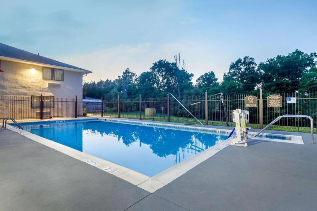 Quality Inn Danville Exterior photo