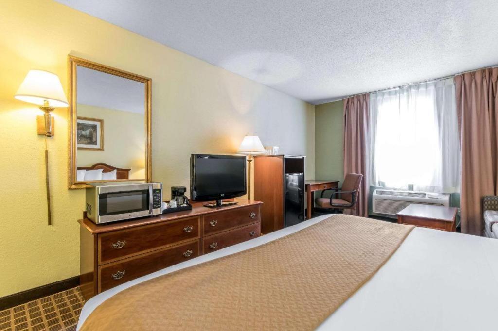 Quality Inn Danville Exterior photo