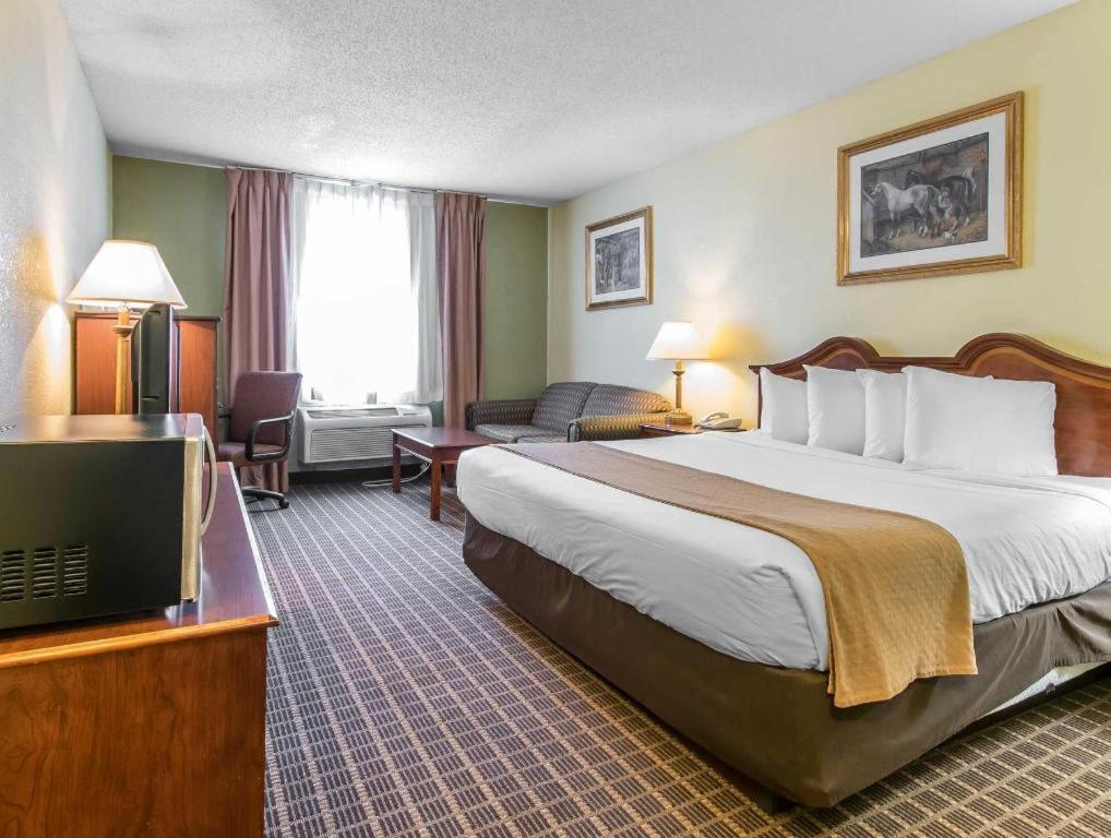 Quality Inn Danville Exterior photo